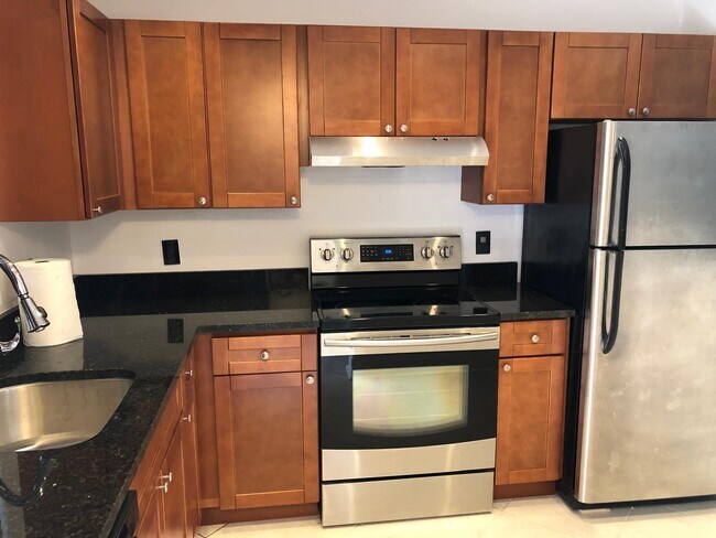 Foto del edificio - 21911 Lake Forest Cir