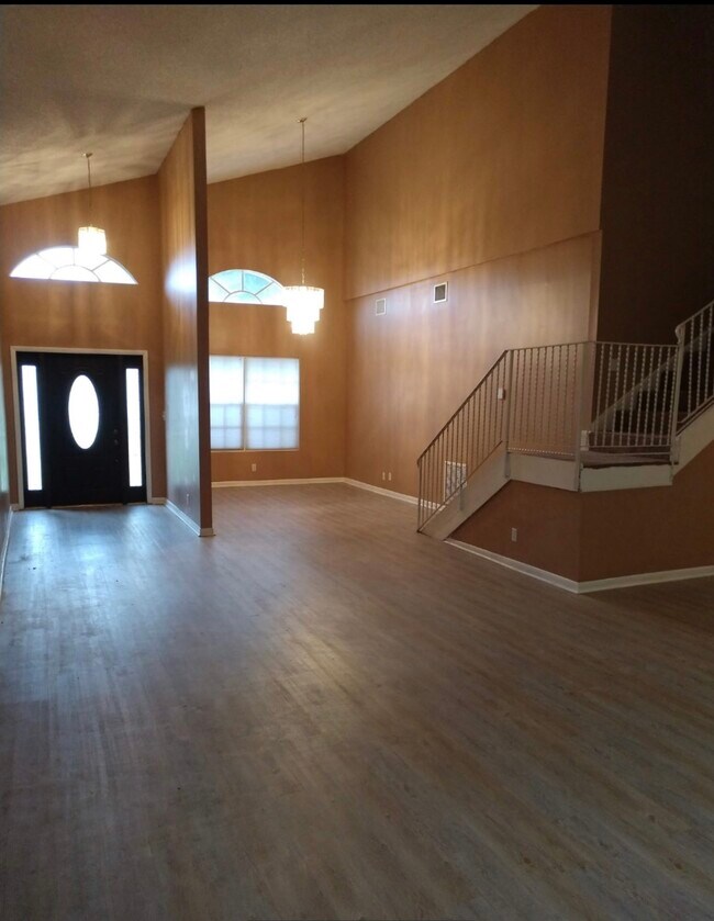 Building Photo - 2436 Raleigh St