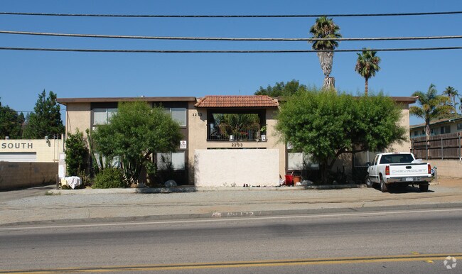 Building Photo - 2233 S Santa Fe Ave