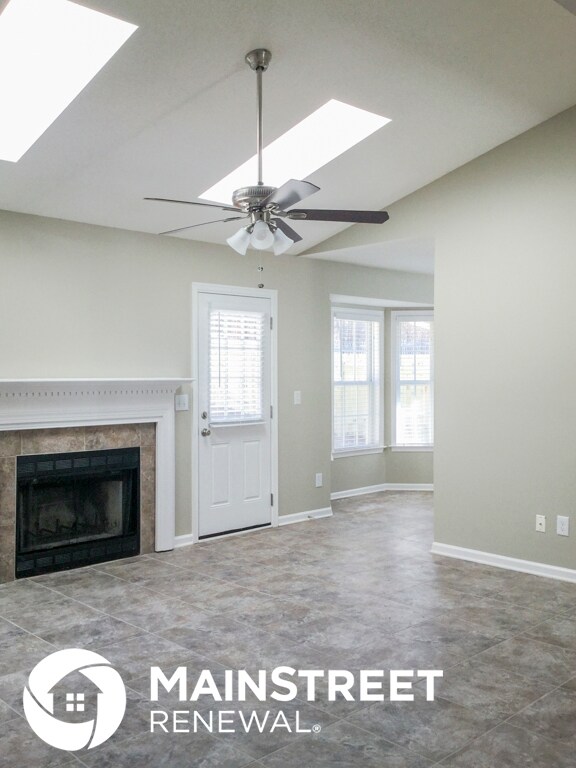 Building Photo - 1607 Hargrove Dr