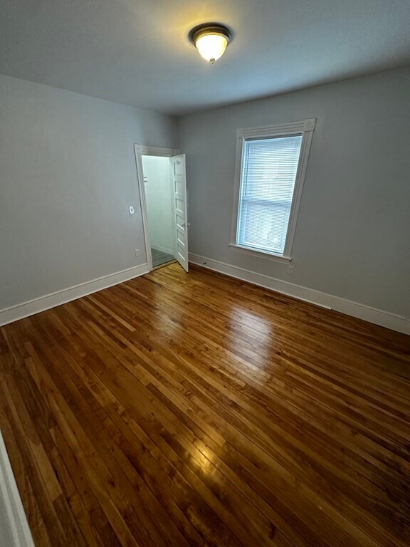 Building Photo - 9 Pelham St