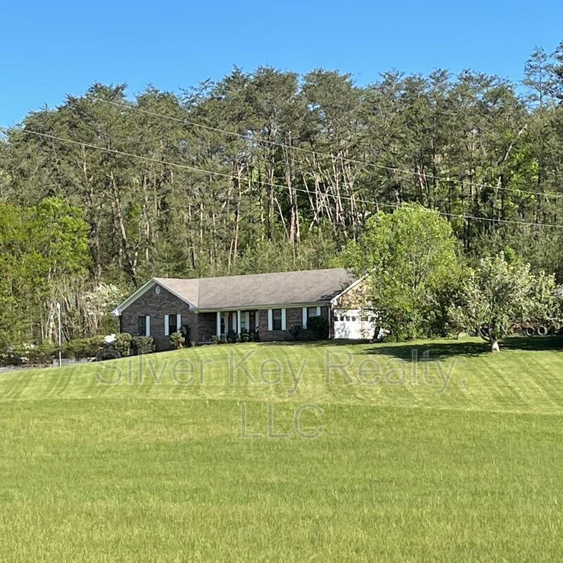 Primary Photo - 1011 Mecca Pike