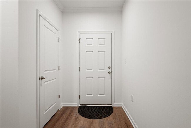 Foto del edificio - 644 Hemsworth Ln
