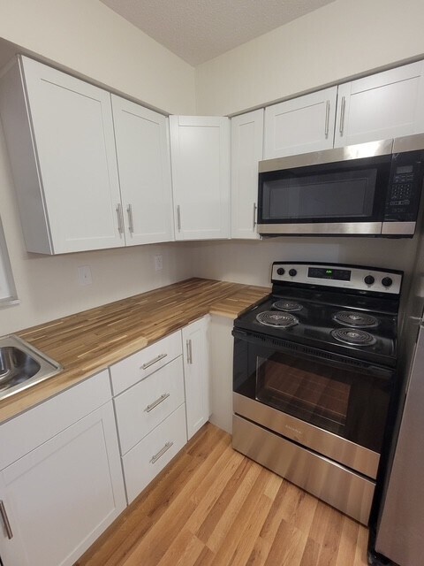Building Photo - Avanda Oaks