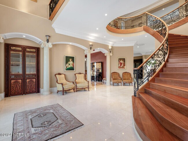 Building Photo - 2116 Anson Dr