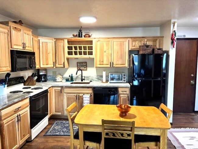 Foto del edificio - Winter Seasonal Rental- Dillon Valley East...