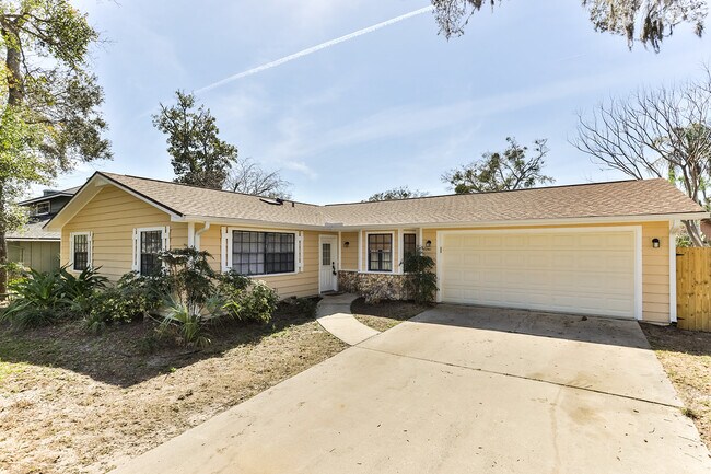 Building Photo - 50 Sycamore Cir