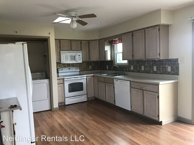 Building Photo - 3 br, 2 bath House - 2127 Newville Road