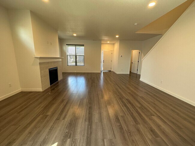 Foto del edificio - 1404 S 29th Blvd