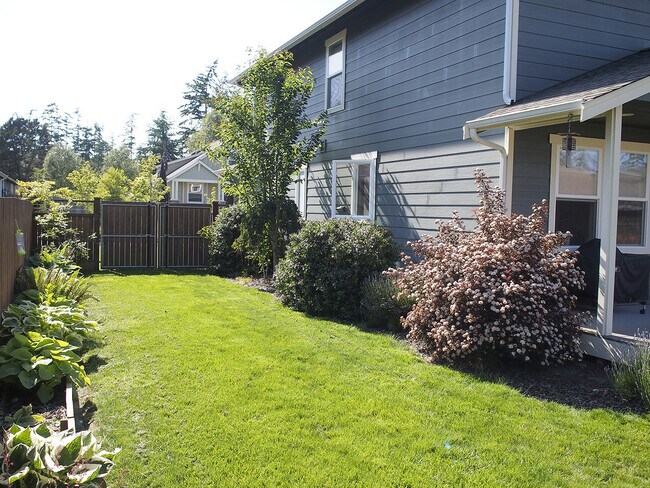 Building Photo - Impressive Dog Friendly Home Available!