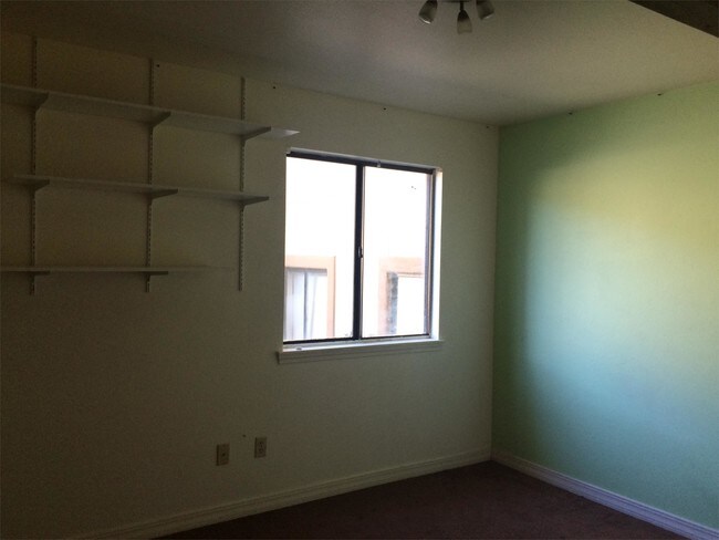 Building Photo - 102 US-160