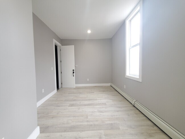 Building Photo - 404 Baldwin Ave