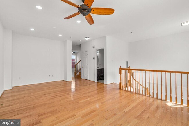 Building Photo - 8790 Stonehouse Dr