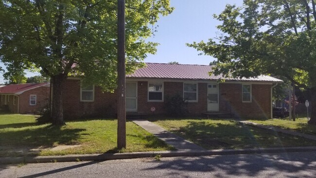 Foto del edificio - 303 Culbreth Ave