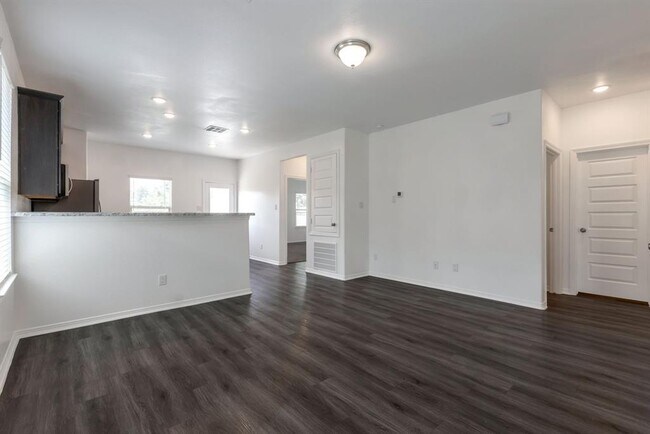 Building Photo - 16742 Rover Ln
