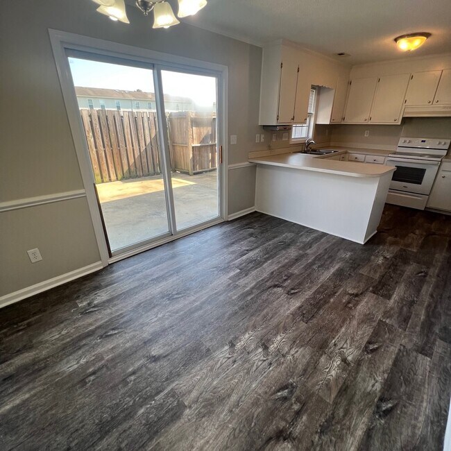 Building Photo - 2340 Vineyard Dr