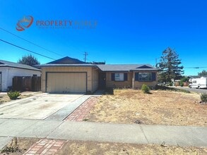Building Photo - 2085 Ashwood Ln
