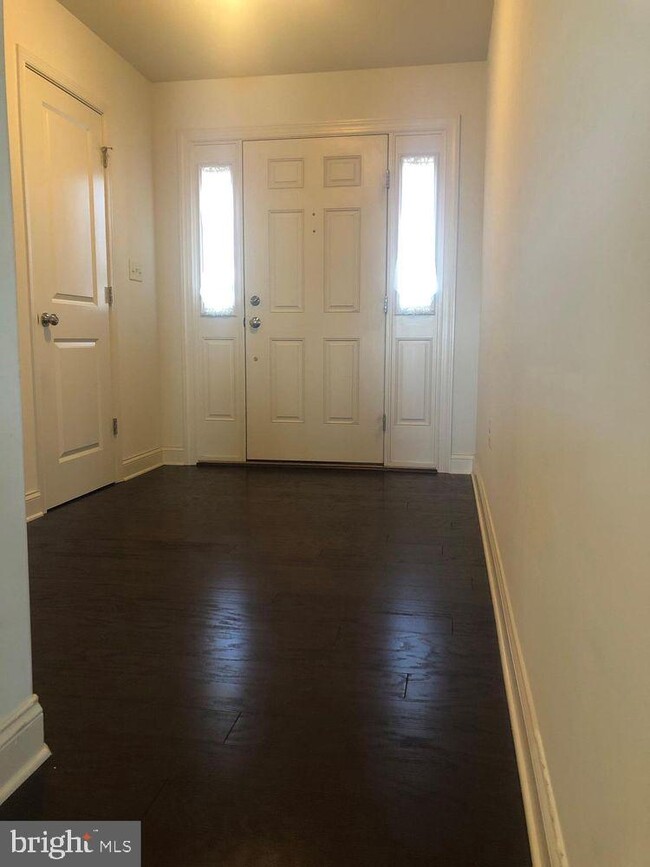 Building Photo - 1741 Haralson Dr