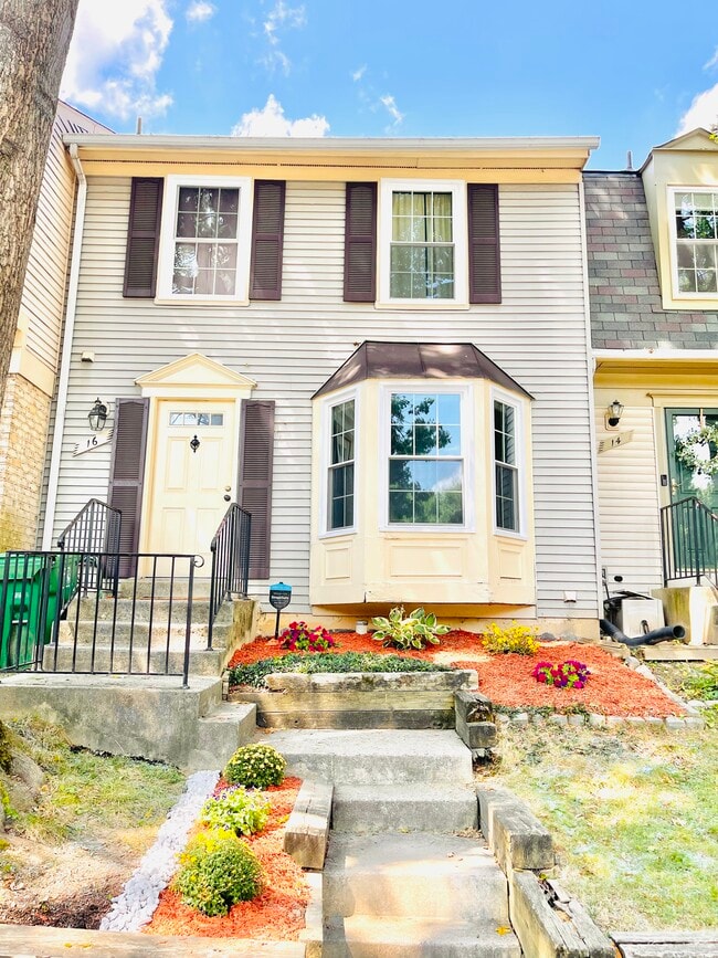 Building Photo - 16 Mateus Way