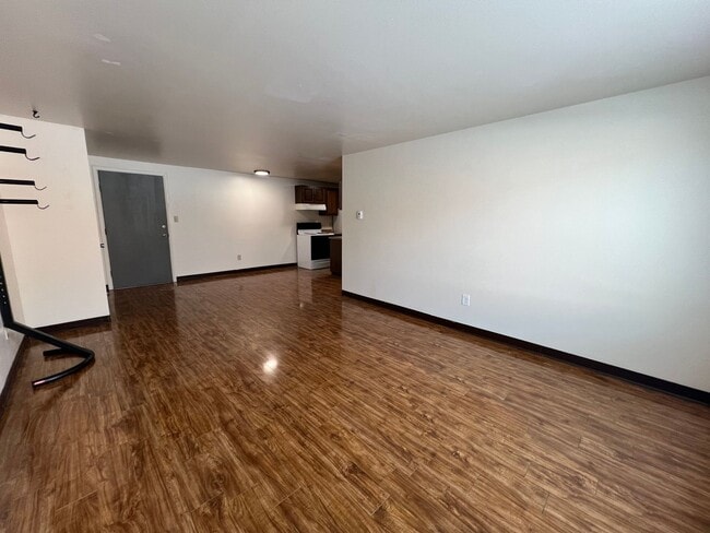 Building Photo - Mathews634 (KC-DT)