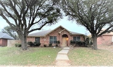 Building Photo - 7616 Belcrest Dr