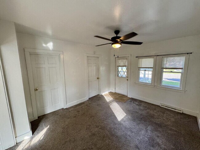 Foto del edificio - 2 Bedroom Home with Partially Finished Bas...