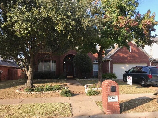Foto del edificio - 3412 Heather Glen Dr