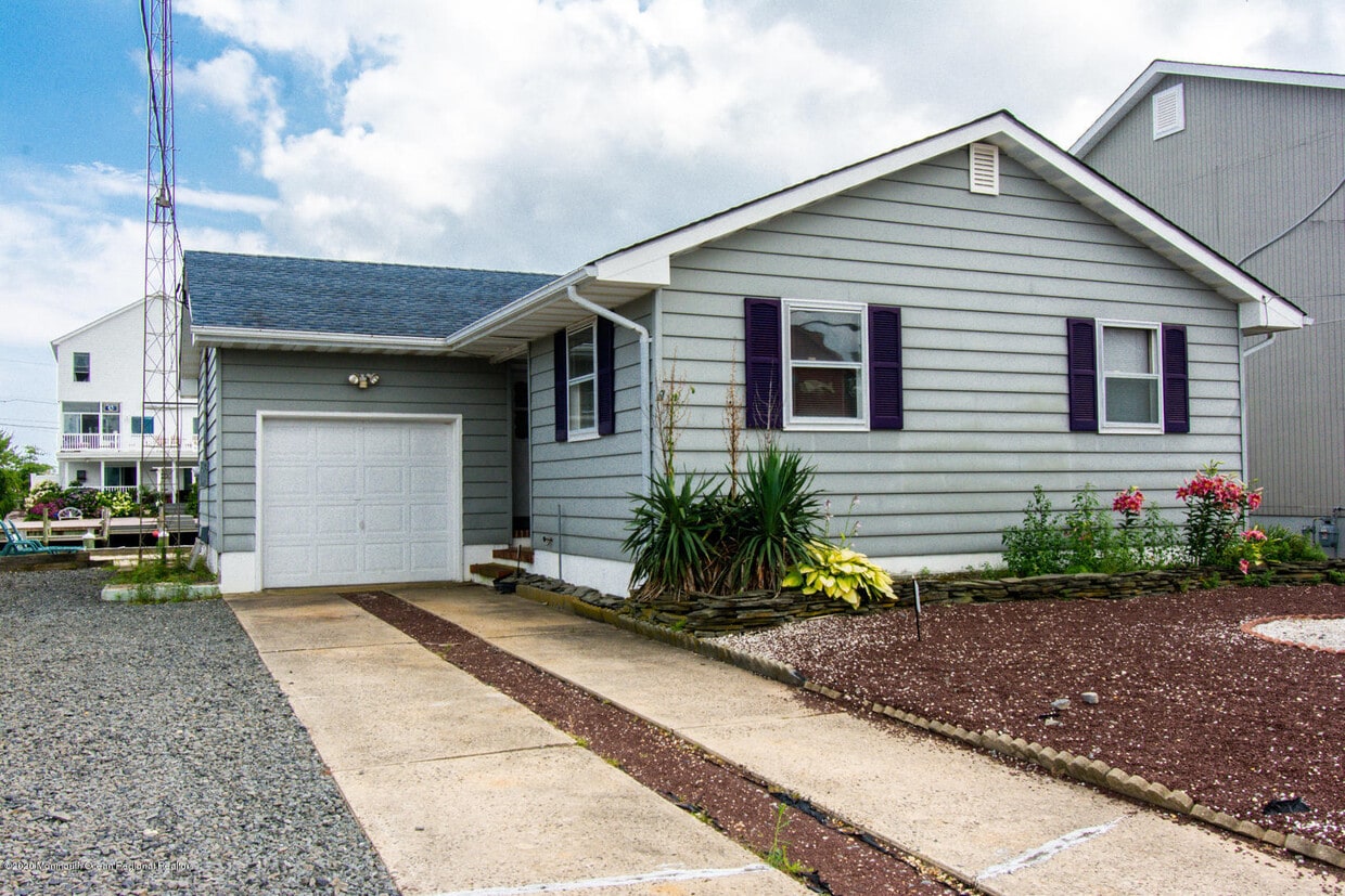 948 Meadowlark Dr, Lacey Township, NJ 08734 House Rental in Lacey