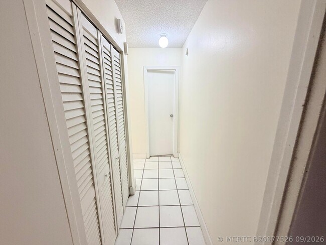 Foto del edificio - 505 NW 177th St