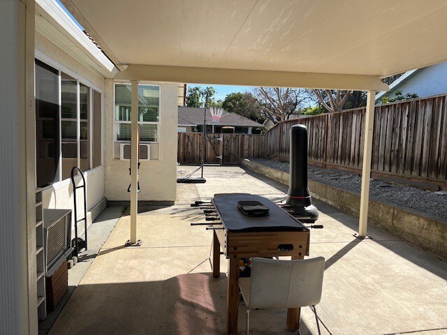 Foto del edificio - 944 Erica Dr