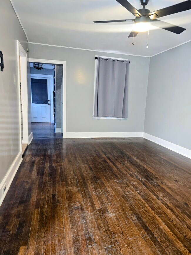 Foto del edificio - 310 N High St