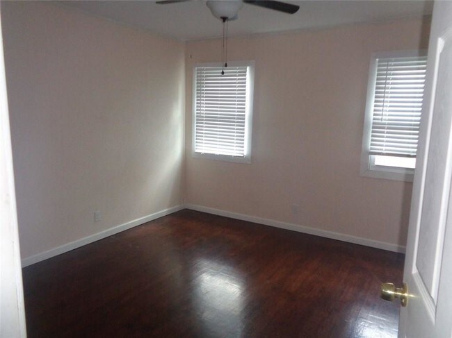 Building Photo - 2418 Woodard St