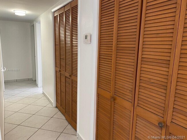 Foto del edificio - 9356 SW 77th Ave