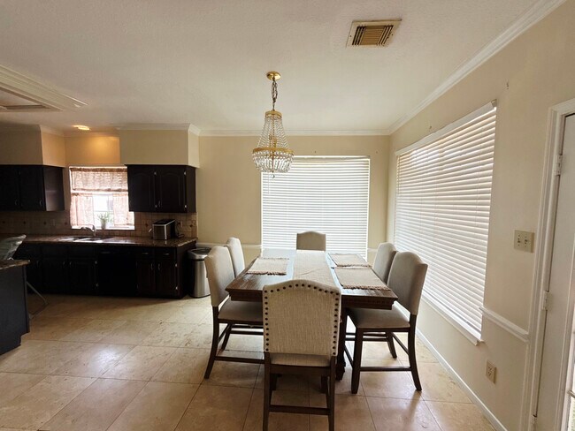 Foto del edificio - 4622 Grand Cayman Dr