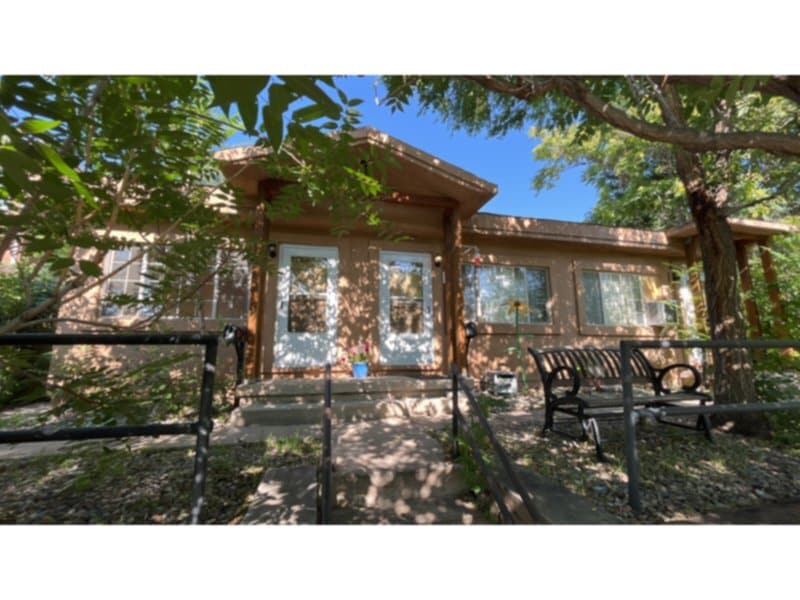 Centrally Located 1 Bedroom. Most Utilities Included! - Centrally Located 1 Bedroom. Most Utilities Included!