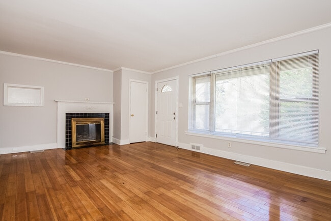 Foto del edificio - 2717 Dogwood Cir
