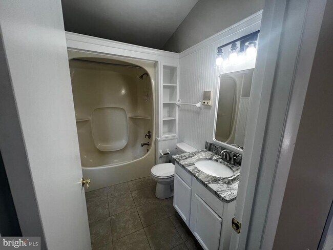 Building Photo - 3416 Meadow Ln