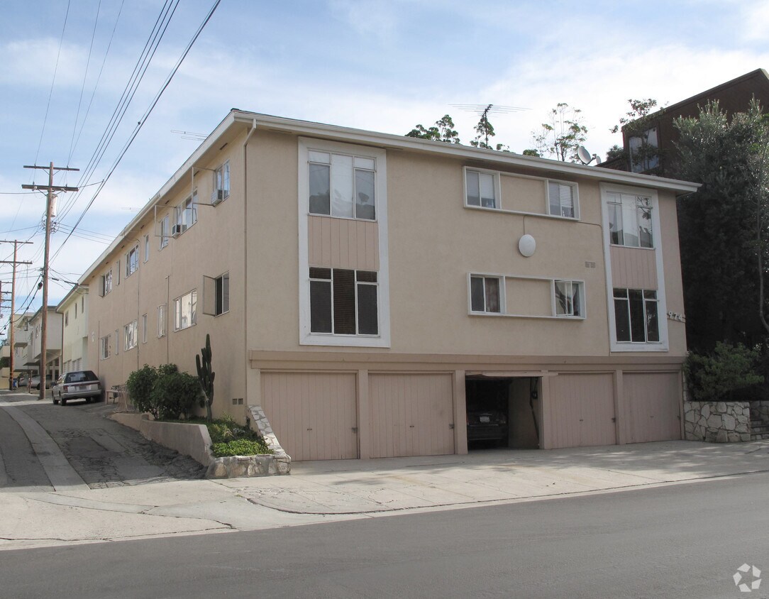 Building Photo - 8733 Ramsgate Ave