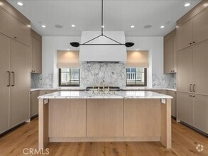 Building Photo - 505 Bayview Dr