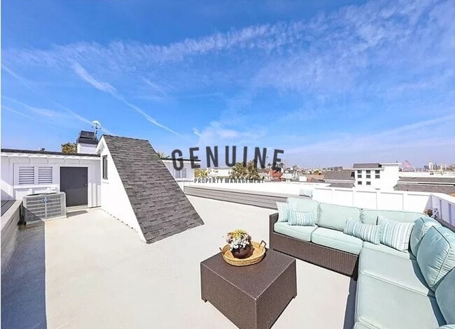 Building Photo - 312 Montero Ave