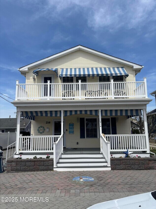 Foto principal - 216 13th Ave