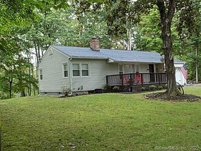 Building Photo - 10 Blueberry Ln