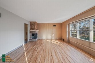 Building Photo - 7 Interlachen Rd
