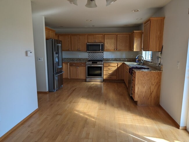Building Photo - 1136 Homestead Dr