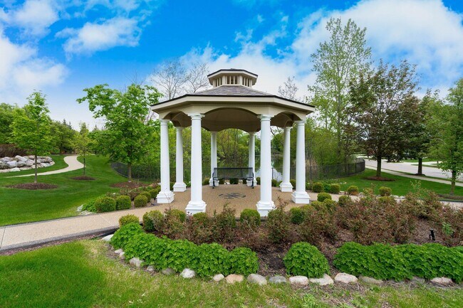 Building Photo - 3515 Lexington Dr