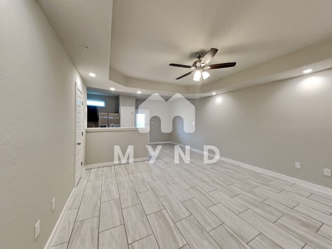 Building Photo - 8426 Via Verona Unit 103
