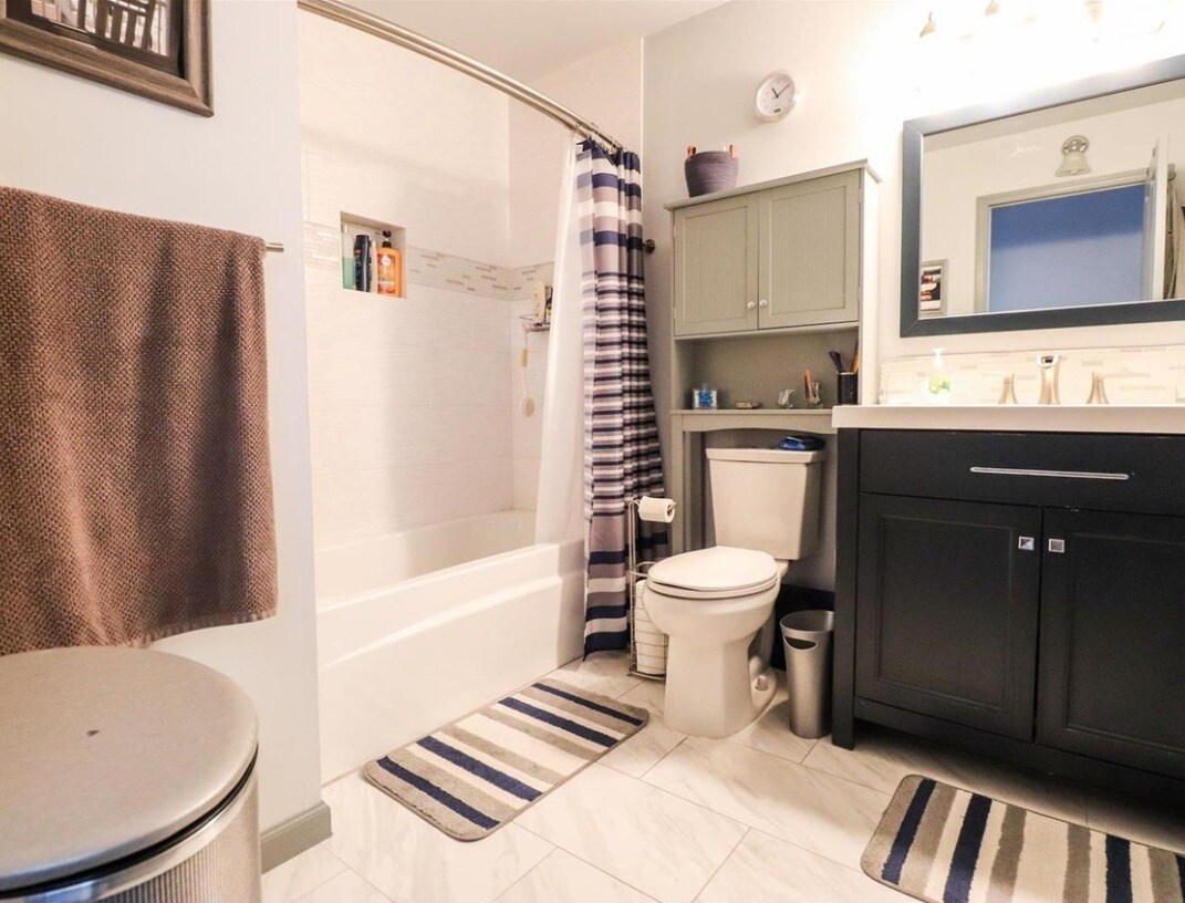 Foto del edificio - 1200 MacKay Pl