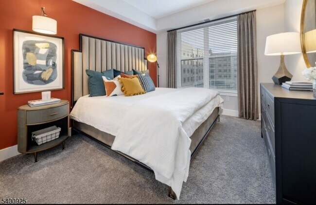 Building Photo - 100 Union St