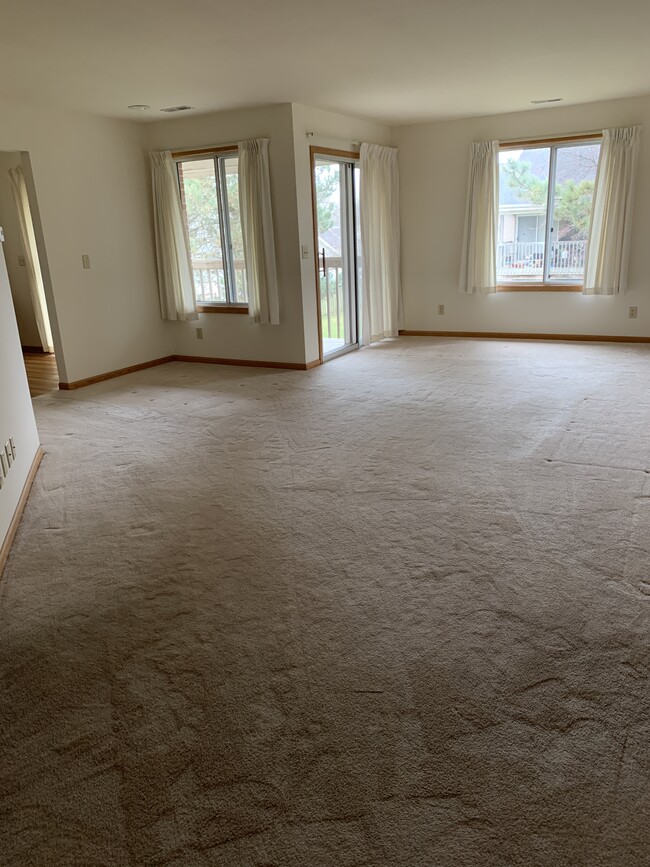 Living Room - 401 Parkside Dr