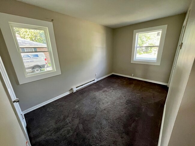 Building Photo - 200 Woodcrest Ave